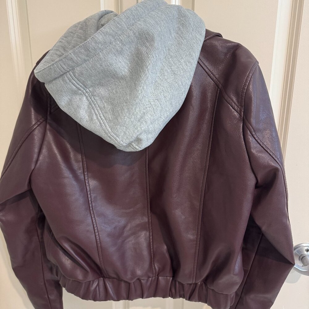 BLANKNYC Burgundy Gray Faux Leather Bomber Jacket w/Removable Hood Size Large - Picture 7 of 9